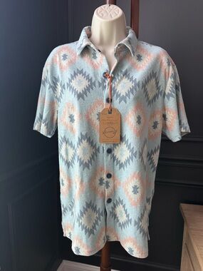 WEATHERPROOF VINTAGE Men's Short Sleeve Aztec Print Shirt - Light Blue & Coral S